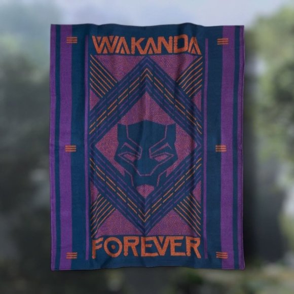 Marvel Black Panther Wakanda Forever Throw Blanket - Picture 1 of 6
